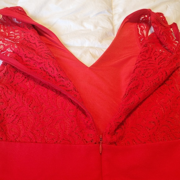 EUC Trafaluc Red Dress - Picture 4 of 5